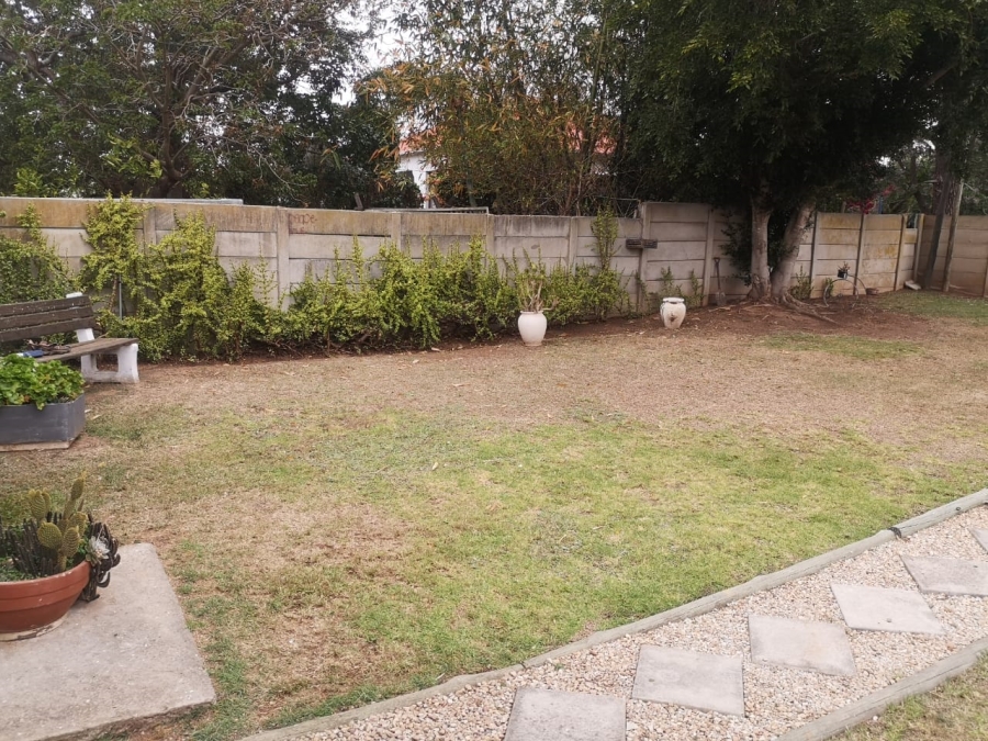 5 Bedroom Property for Sale in Despatch Central Eastern Cape